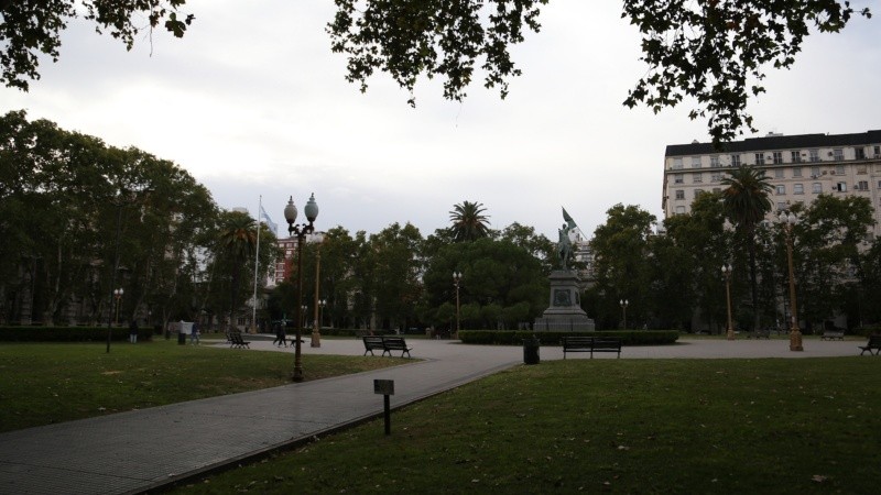 La plaza  San Martín, escenario de la autoevacuación del domingo por la noche.