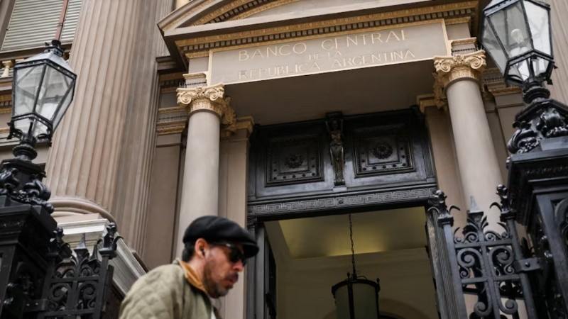 Para las entidades financieras, no puede superar en más de 25 por ciento.