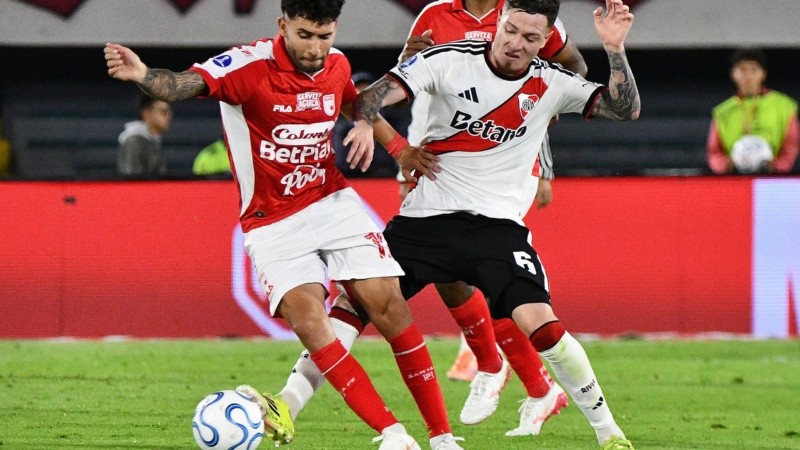 River e Independiente Santa Fe de Bogotá empataron 0-0 en Colombia.