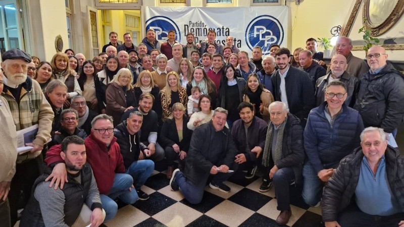 Guillermo Rey Leyes, como secretario general; Silvia Rocha como secretaria de Actas, Sabrina Brachetta como tesorera titular y Leonel Marmiroli como tesorero suplente, conforman las nuevas autoridades del PDP.