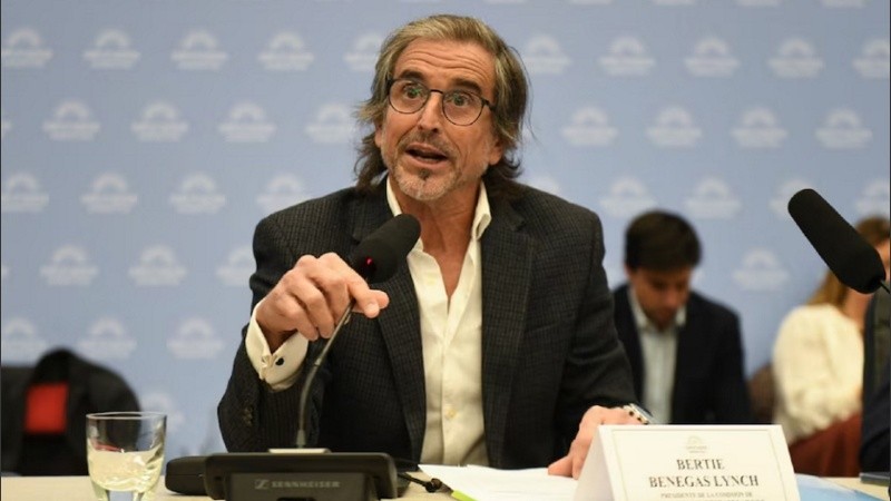 Benegas Lynch cuestionó la coherencia de sectores que critican al sistema financiero y piden auxilio para los bancos.
