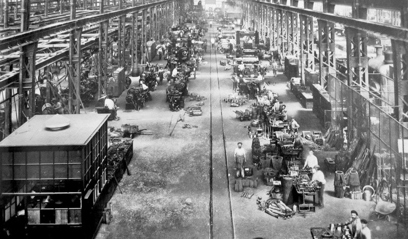 Una vista general de la nave principal de los Talleres Gorton Works a mediados de 1926.