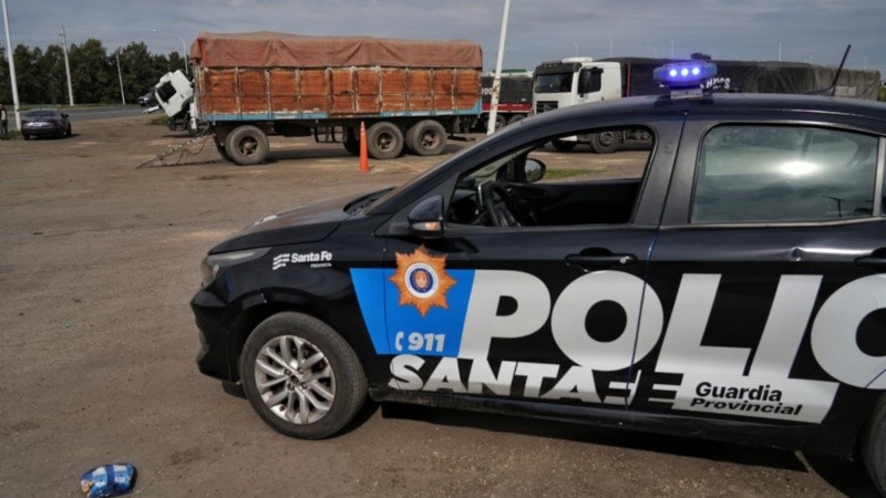 La policía en el lugar del hecho este miércoles a la mañana (Alan Monzón/Rosario3).