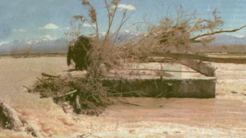 &nbsp;En 2005 la Laguna de los Erizos en San Juan colapsó y liberó 32 millones de m³ de agua en solo 67 minutos recorriendo más de 250 kilómetros.