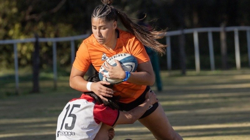 Julieta Arroyo Márquez, jugadora de Los Caranchos que integra el plantel de 30 jugadoras de donde saldrá el plantel de Las Yaguaretés para los Juegos Suramericanos. (Prensa UAR)