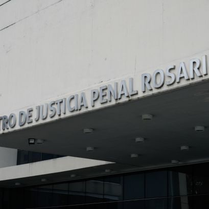 La joven fue una de las primeras en declarar durante el juicio.