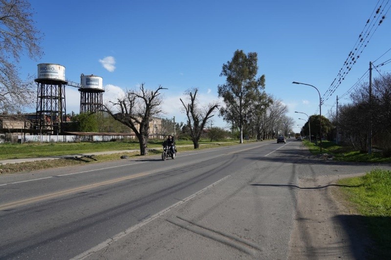 Los tanques sobre ruta 33 o avenida Belgrano al 2600, en el predio de Rioro.
