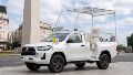 Así podría lucir una pickup Toyota Hilux adaptada como papamóvil para la visita de León XIV a Argentina.