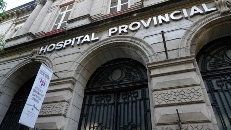 La víctima fue trasladada al hospital Provincial donde este domingo falleció (Alan Monzón/Rosario3).