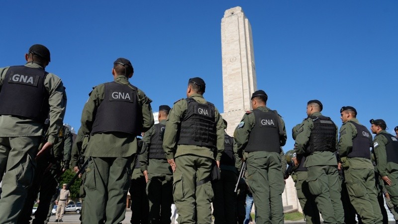 Las fuerzas de seguridad nacionales también recibirán aumentos.