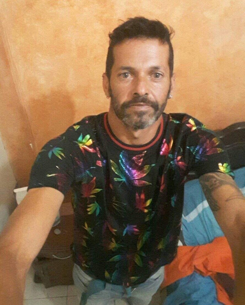 Wortley vivía como mochilero.
