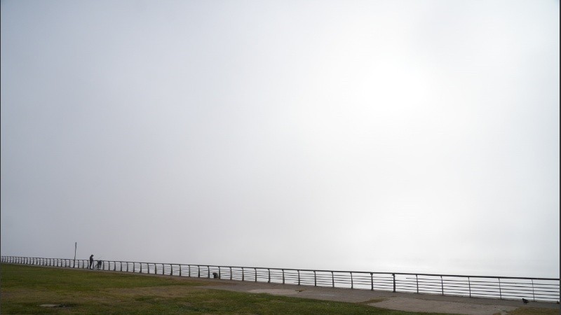 Niebla sobre el río Paraná (archivo).