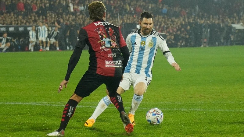Messi jugando en el Coloso en el partido despedida de Maxi Rodríguez. (Alan Monzón/Rosario3)