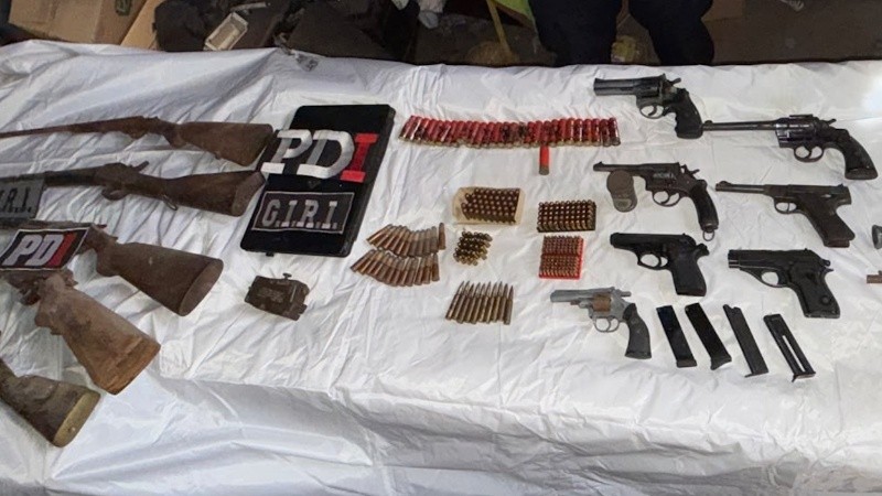 Parte de las armas halladas.
