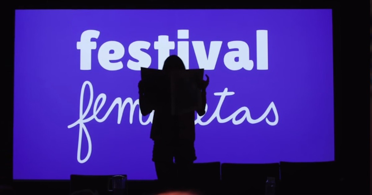 Afiche del Festival Femiñetas en el Centro Cultural Parque de España
