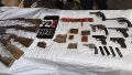 Algunos elementos encontrados en los allanamientos de la PDI.