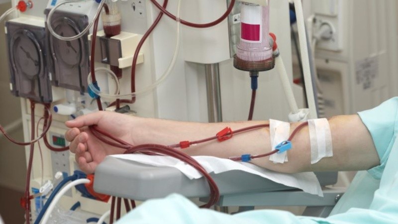 Centros de diálisis de Santa Fe advierten que pacientes de Pami pueden quedarse sin tratamientos por la falta de fondos.
