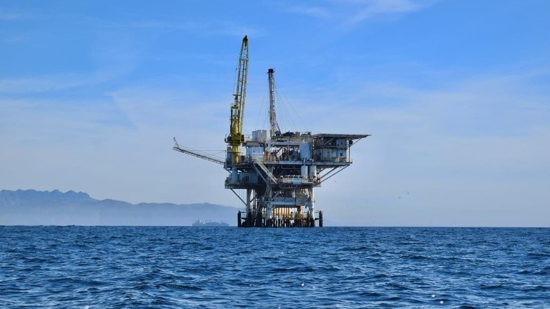 Abogados ambientalistas y excombatientes presentaron una demanda para frenar la exploración petrolera en Malvinas.
