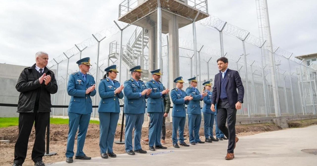 Pullaro inauguró la cárcel de Recreo y llamó a terminar con el garantismo bobo