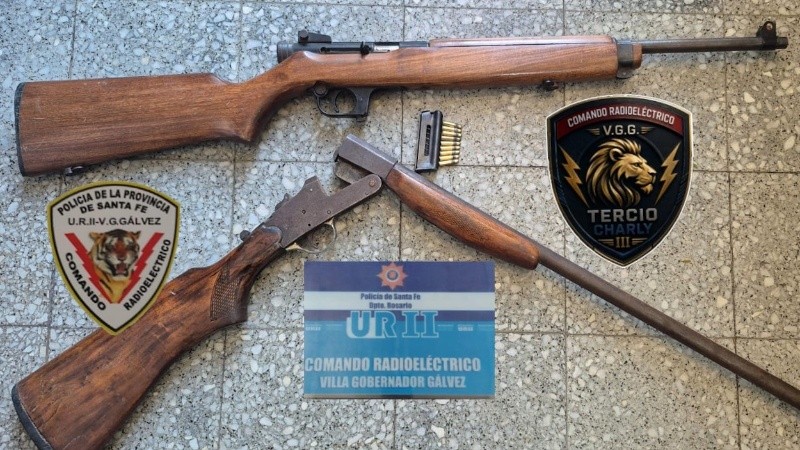 Las armas de fuego incautadas por la Policía.