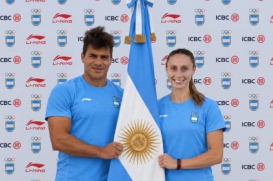 El palista santafesino Rubén Rézola y la jugadora de hockey Sofía Cairó.