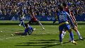 El momento del gol: Ávila ya impactó la pelota para convertir el 1-0 de Central ante Newell