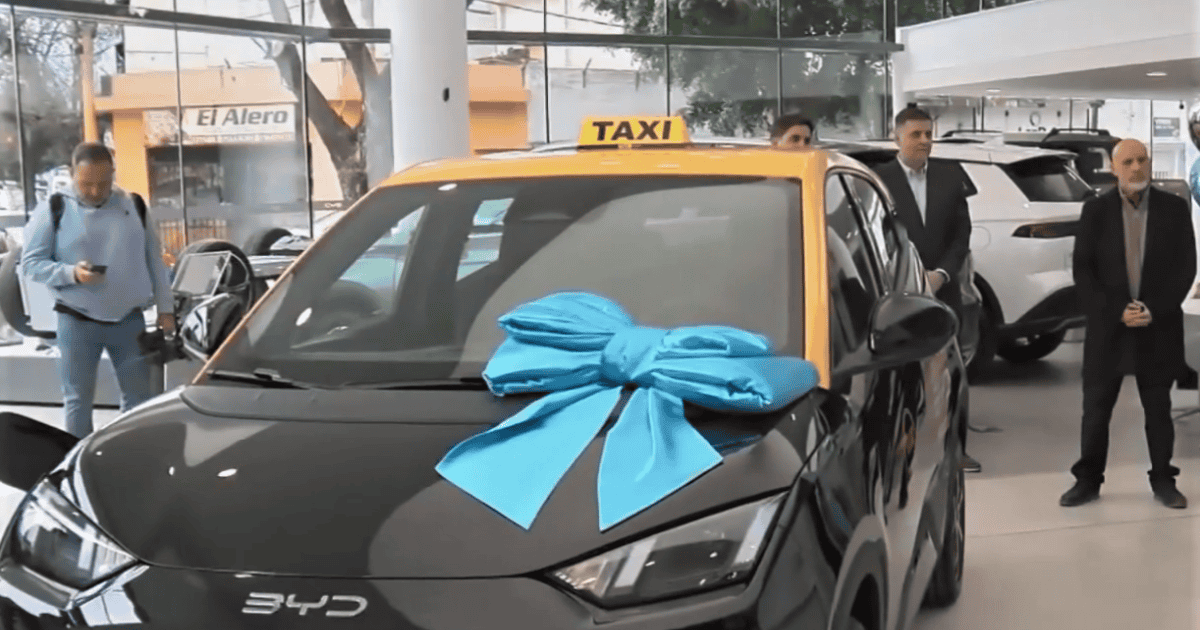 Rosario presentó su primer taxi 100% eléctrico: cómo es y qué financiamiento se ofrece