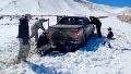 Una mujer recorrió 15 kilómetros sobre una ruta cubierta de nieve y logró pedir ayuda para rescatar a su familia en Neuquén.