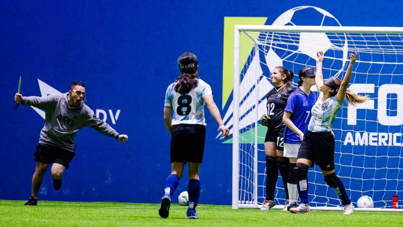 Las Murciélagas bicampeonas del mundo y ahora de América.