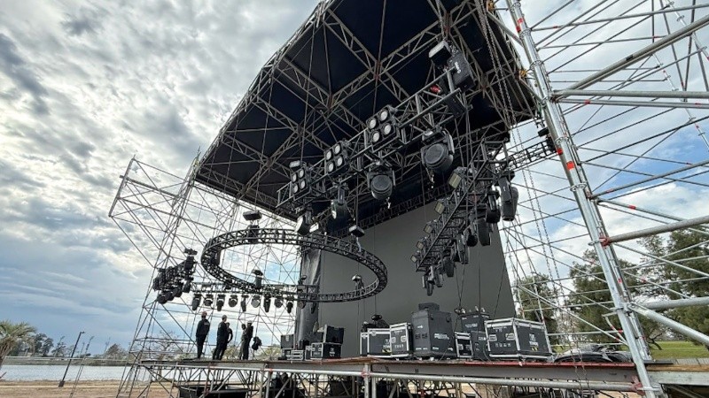 El escenario principal del Fan Fest de los Juegos Suramericanos Rosario 2026 (Prensa Provincia)