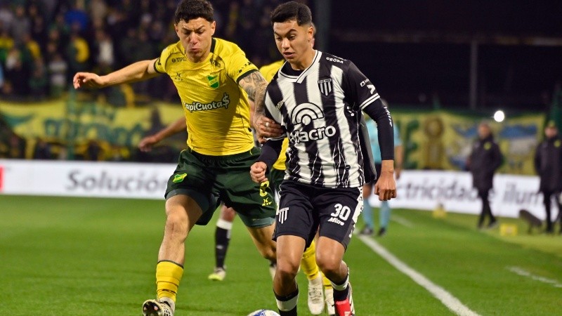 Esteban Fernandez. Defensa y Justicia vs Gimnasia de Mendoza. Fecha 9 Torneo Clausura Liga Profesional Argentina.