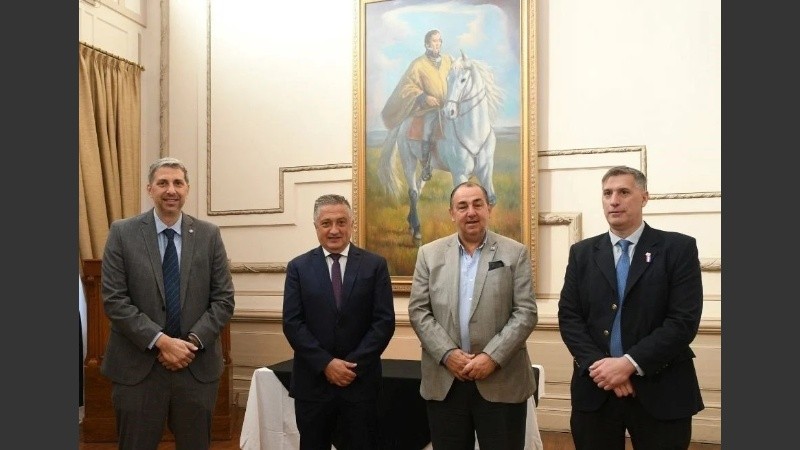 Autoridades de la Bolsa de Santa Fe y el MAV junto con el Ministro de Economía y el intendente de la capital provincial, esta semana participando de una jornada de financiamiento pyme