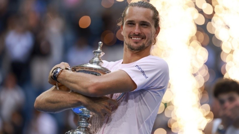 Zverev abraza la victoria en la última cita grande de la temporada. (EFE)