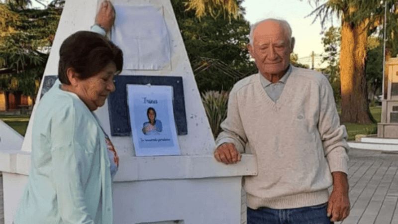 Mari y Ramón Montoya, los padres de Irina. (Comuna Cañar Ladeado)