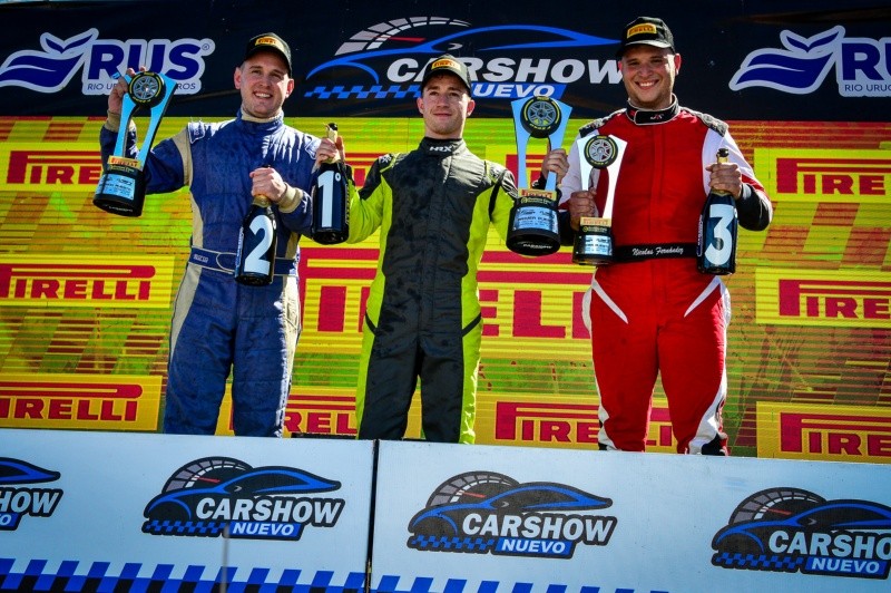 El podio de la Clase 1, con Benito en el máximo escalón (www.nuevocarshow.com.ar)&nbsp;