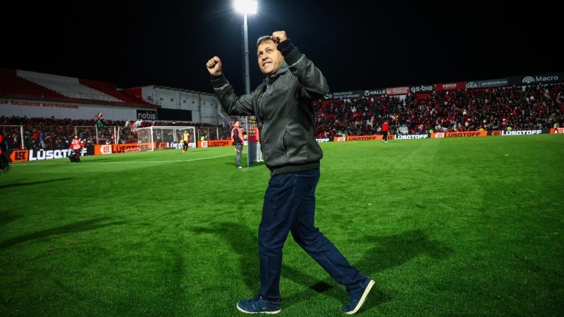 Instituto fue superior, pero sufrió de más para imponerse por 2-1 como local frente a Estudiantes de Río Cuarto