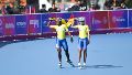 Las patinadoras colombianas celebrando su logro en la pista rosarina (Crédito: Guillermo Buelga-Secretaría de Deporte y Turismo)