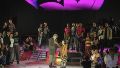 Juan Carlos Baglietto en escena, junto a Julia Mancilla.