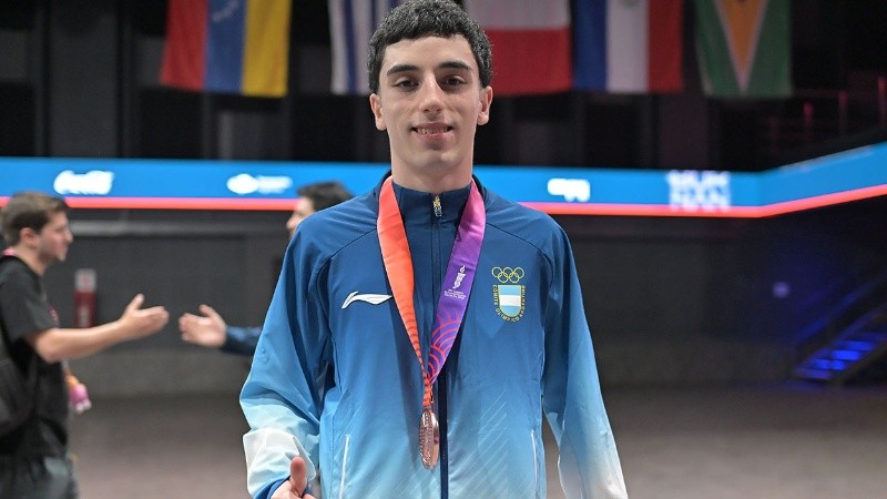 Lautaro Zuviría, con su medalla de bronce. Foto: XIII Juegos Suramericanos Santa Fe&nbsp;2026.