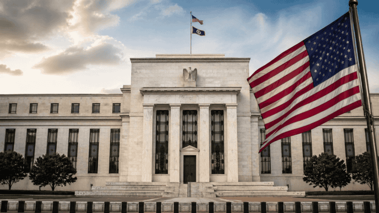 La Fed vuelve a subir las tasas de interés por primera vez desde 2023 y prevé un nuevo ajuste este año