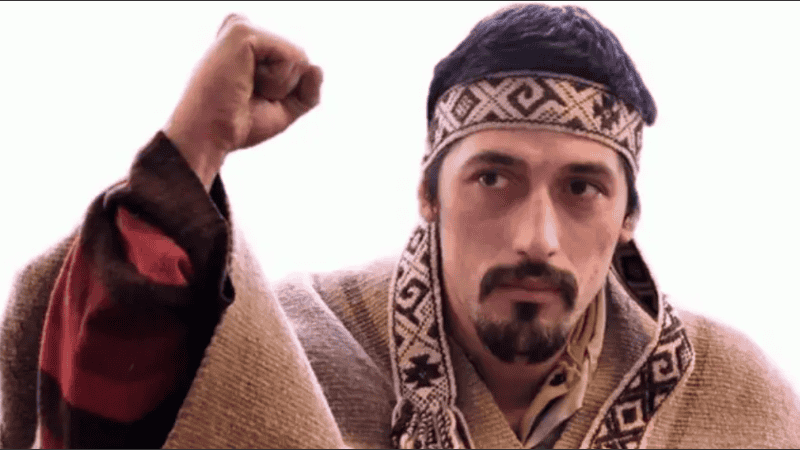 En un juicio abreviado, Facundo Jones Huala reconoció haber integrado la Resistencia Ancestral Mapuche (RAM) y fue condenado a cinco años y dos meses de prisión.