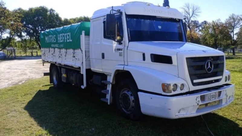 Paradero desconocido. El Mercedes Benz sustraído al camionero entrerriano.