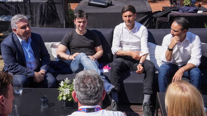 Pullaro y otros tres gobernadores se sacaron una foto juntos en los Juegos Suramericanos.