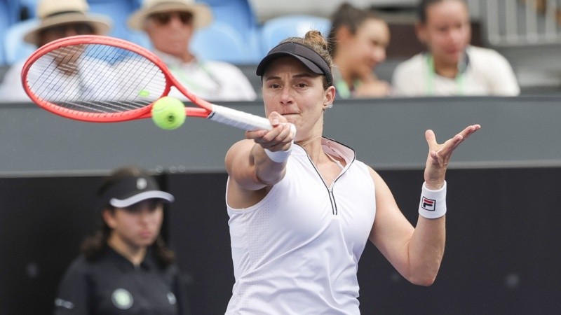 Nadia golpea. Cerró una buena semana a pesar de la derrota final. (EFE)