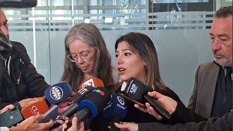 Indiana y Paula, la madre de Simoncini y la esposa de Pérez hablaron a la prensa antes de que comience el juicio por sus crímenes.