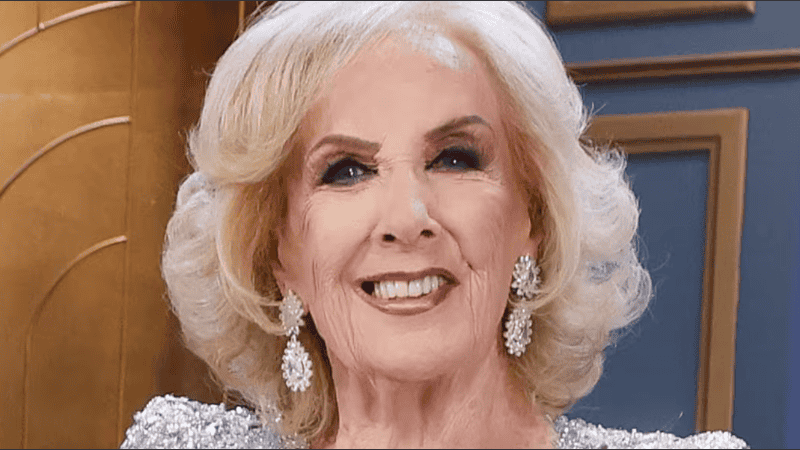 A pesar de la evolución favorable, la diva seguirá internada durante los próximos días.