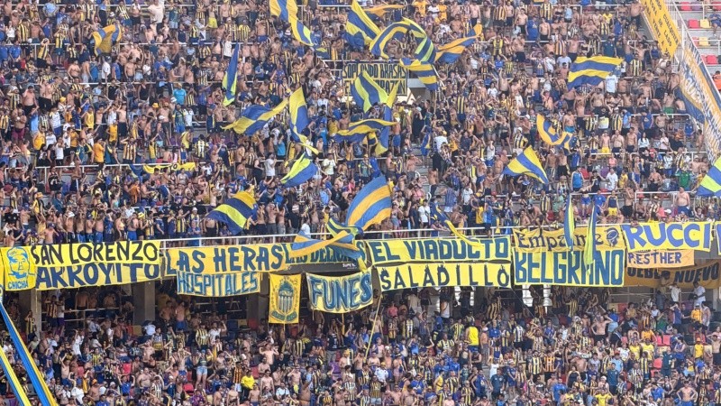 Hinchas canallas en las tribunas del Madre de Ciudades.
