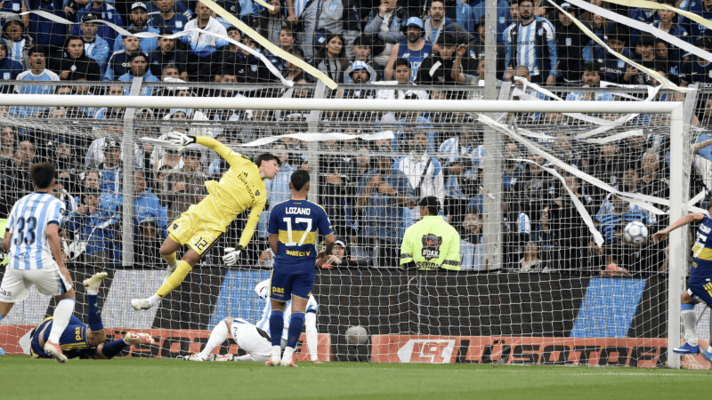 Este domingo, el arquero de Boca volvió a sufrir un gol olímpico en Rosario.