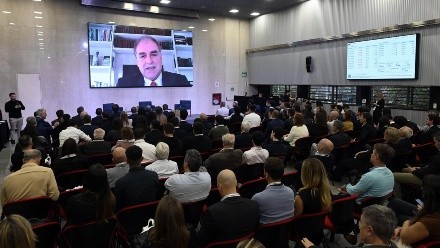 El presidente de la CNV adelantó qué buscan desregular y cuestionó a los agentes de Bolsa frente a las críticas de una regulación sobre cheques.
