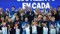 El intendente Javkin encabezó el reconocimiento junto a autoridades, público y familiares de los competidores. (Alan Monzón/Rosario3)